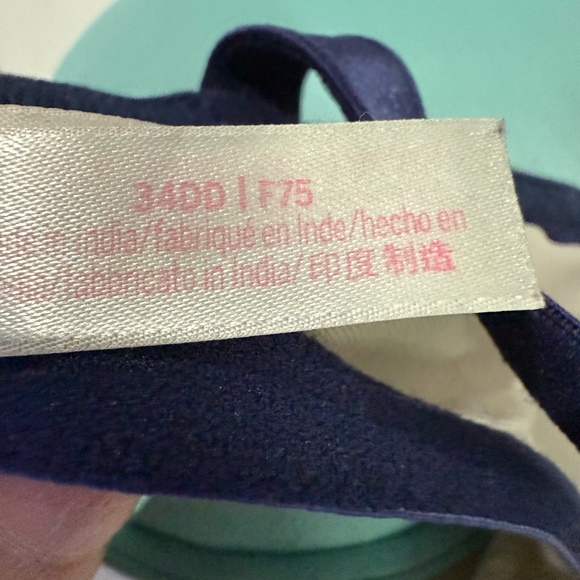 Victorias Secret Everwhere Pushup Bra 34DD - Picture 4 of 4